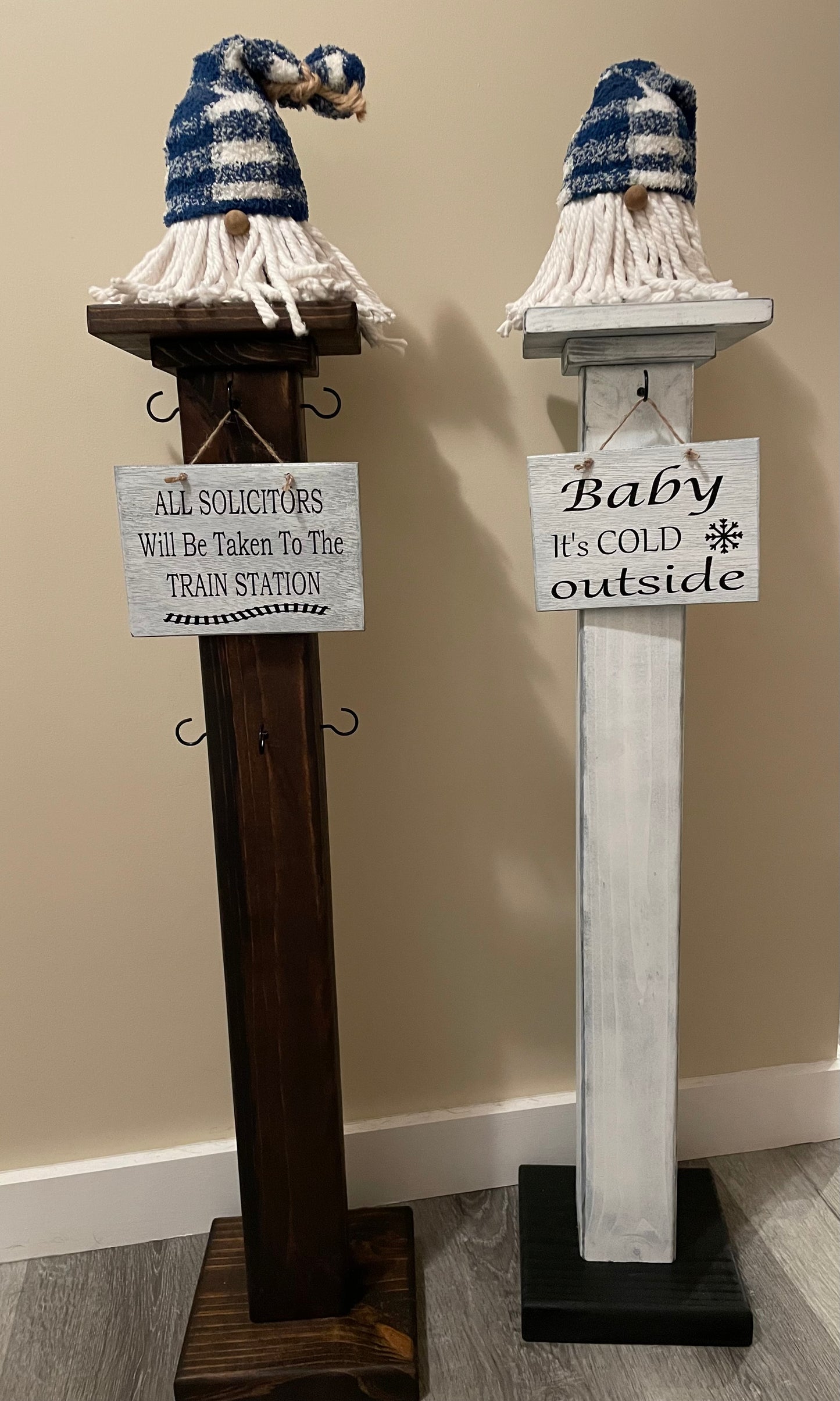 Welcome Porch Post ~ Front Door Post ~ Decorative Farmhouse Christmas Stocking Post ~ Home Decor Post ~ Post with Hooks